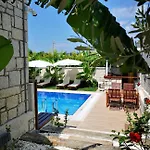 Duman Boutique Hotel *